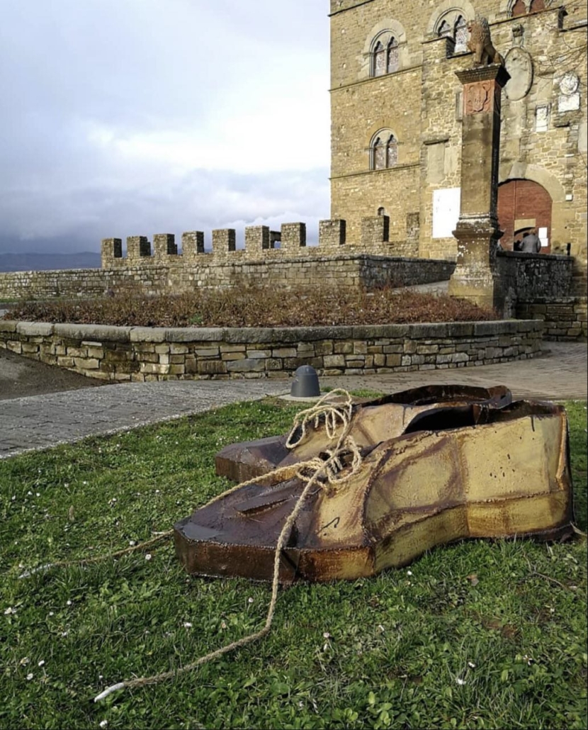 Le bebè geant by Sara Lovari